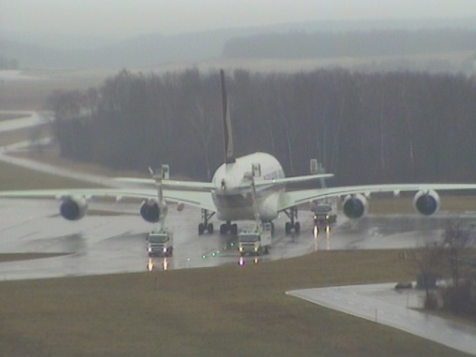 airport_b3081887[1].jpg