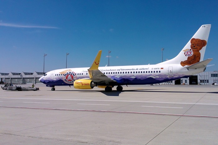 Boeing B737-800, D-AHFR.jpg